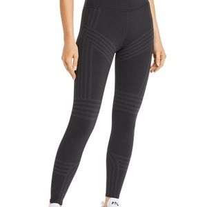 Alo Yoga 7/8 high waist Channel leggings S